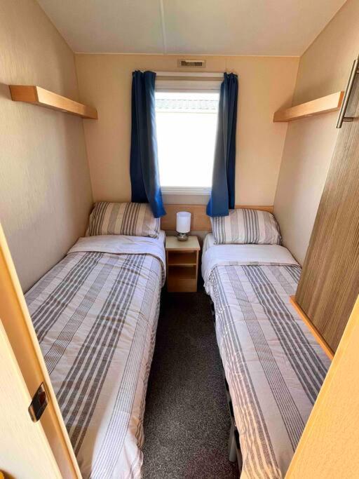 Lola'S Caravan. Your Home Away From Home. Parkeston Extérieur photo