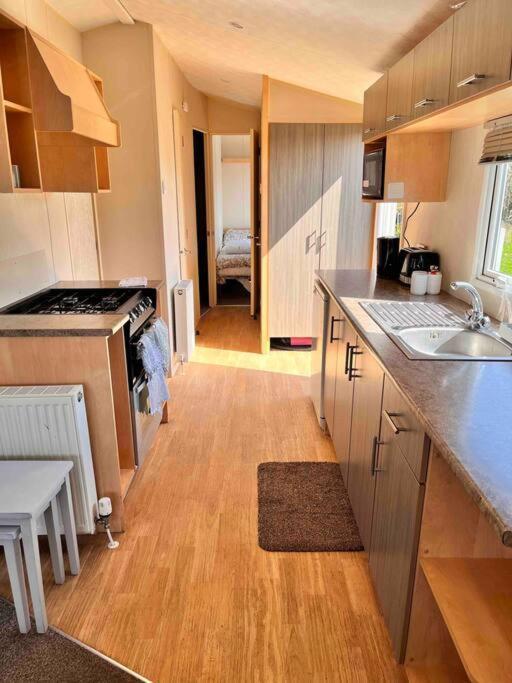 Lola'S Caravan. Your Home Away From Home. Parkeston Extérieur photo
