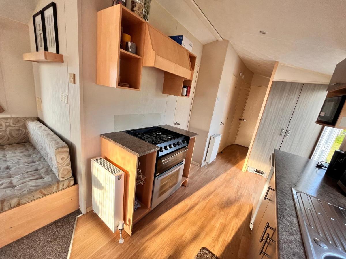 Lola'S Caravan. Your Home Away From Home. Parkeston Extérieur photo